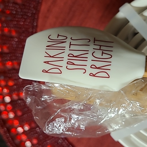 🎄Rae Dunn Measuring Cups & Spatula - Picture 4 of 6